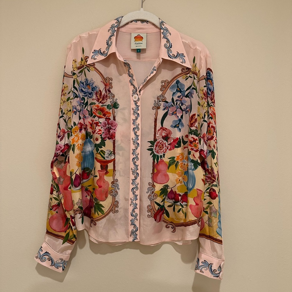 FARMrio Garden Terrace Floral button up blouse. Size S. Not NWT but never worn.